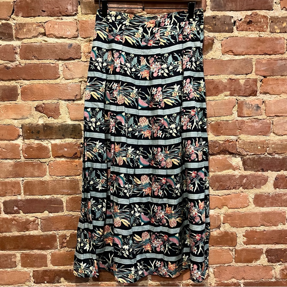 Cambridge Spirit Womens Full Long Skirt Black Yellow Fruits Pleated Size 10
